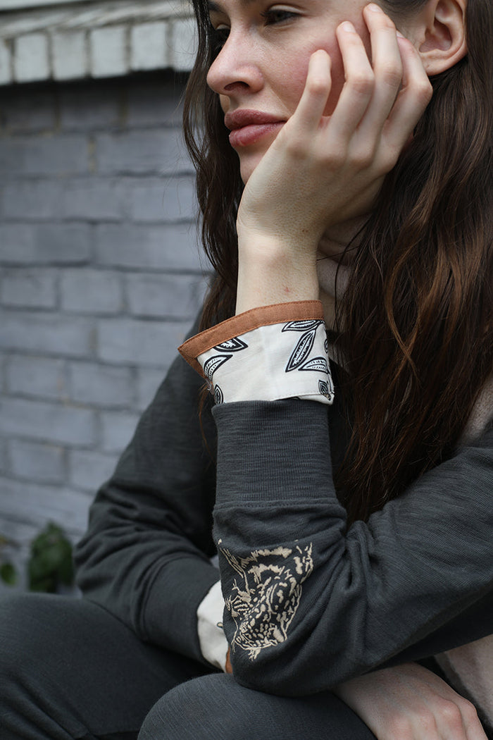 Remera Larga Cheetah Grey