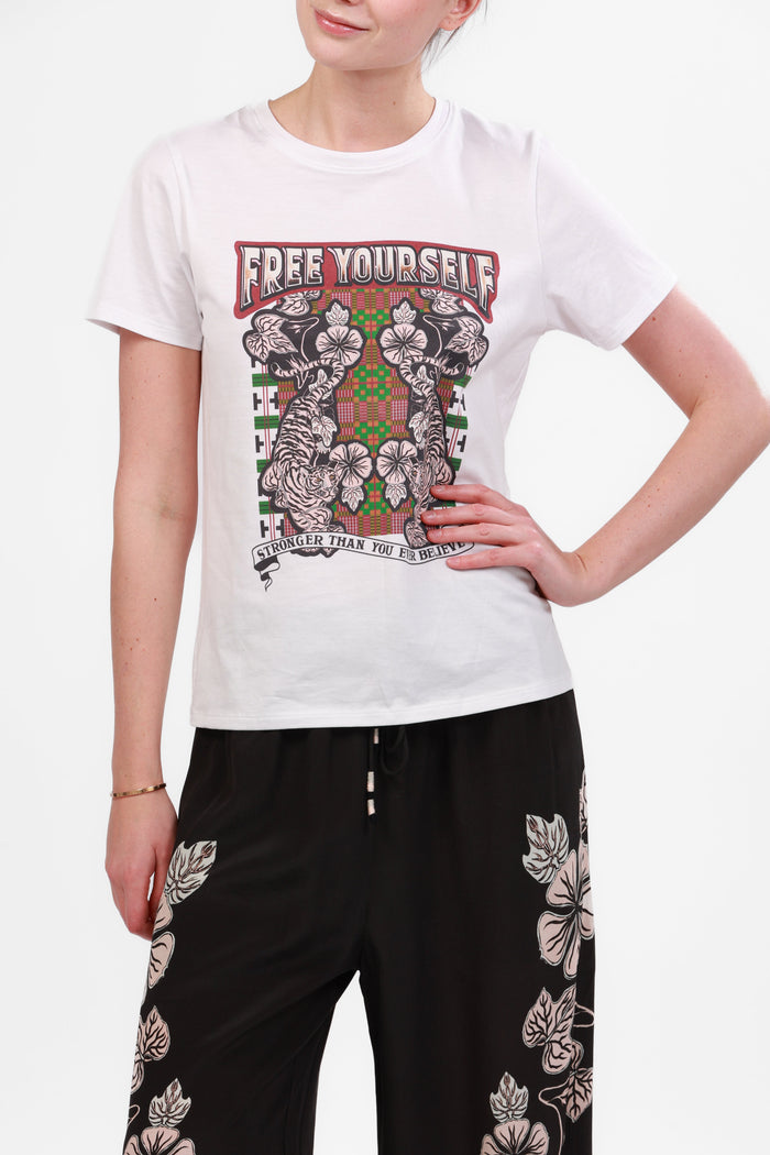 Remera Free Yourself Blossom White